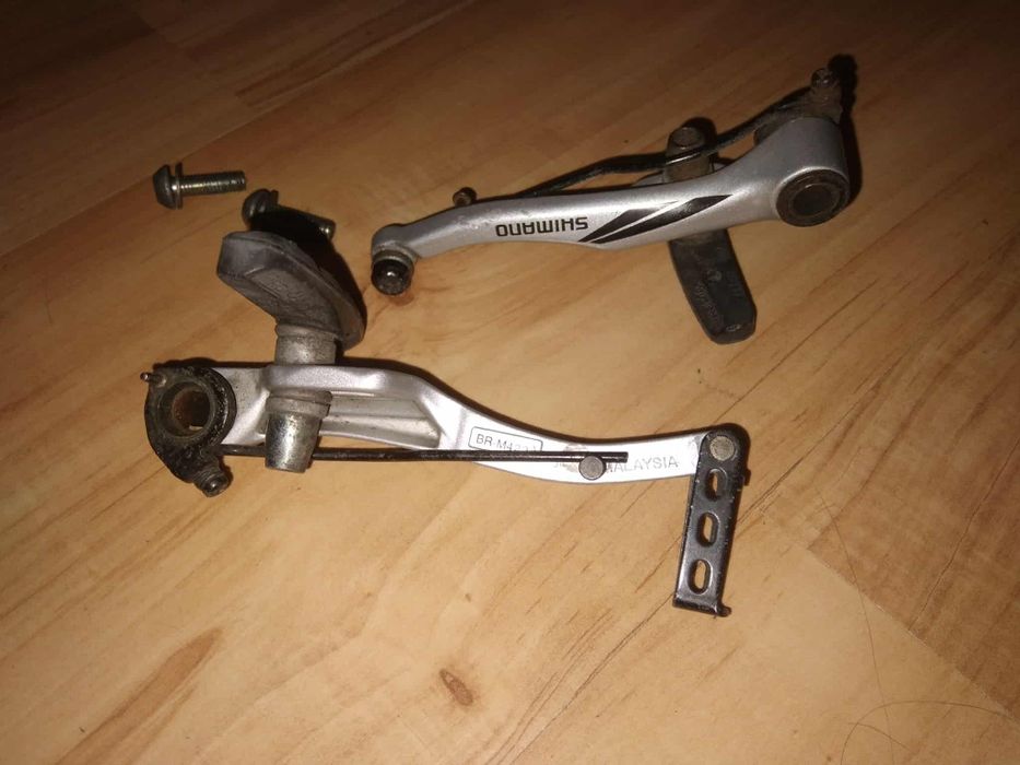 Dwie rowerowe szczęki hamulcowe Shimano BR-M422.
