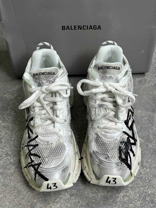 BALENCIAGA Runner graffiti кроссовки белые кеди кросівки чорні 43 40