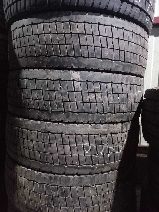 Шина 215/75R17.5 з Европи (остаток від 10 мм) 20 роки