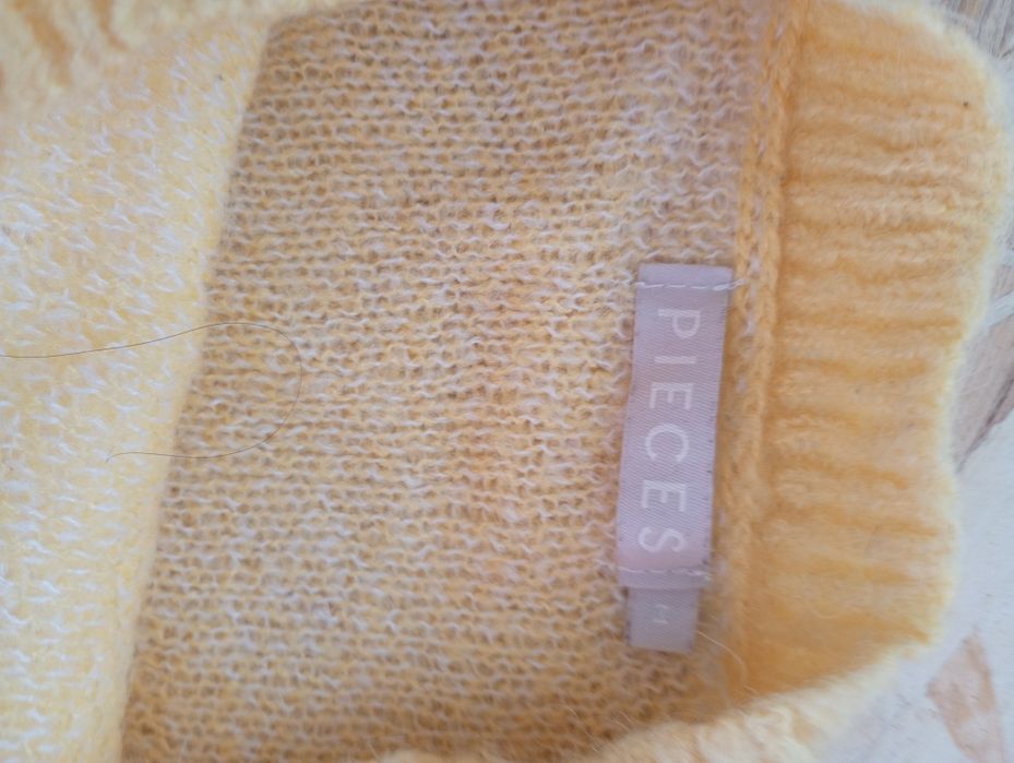 Sweter damski paski