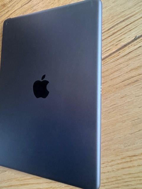 APPLE iPad 9 generacji model A2602 Bat. 98%