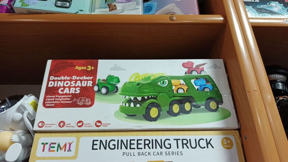 Двоповерховий Автовоз-Динозавр (Double-Decker Dinosaur Cars)