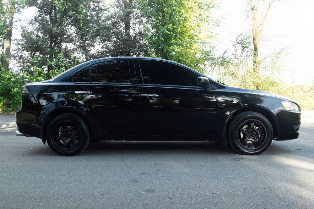 Продам Mitsubishi LANCER