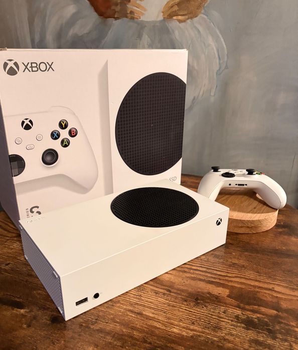 Xbox Series S pad, pudełko, kable