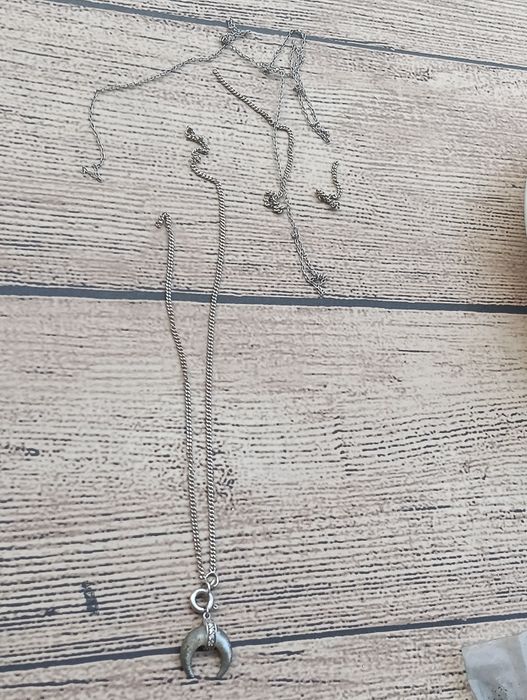 Fio de prata com pendente,tal como se encontra