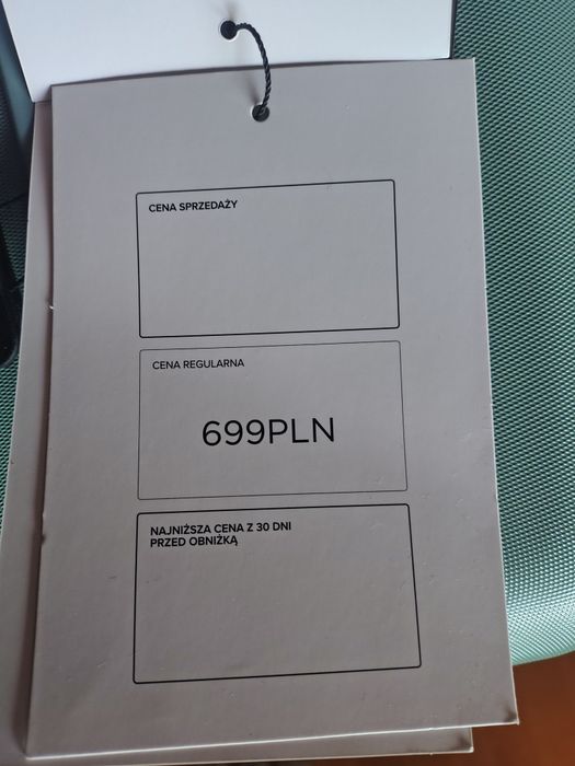 Duża walizka z poliwęglanu zielona