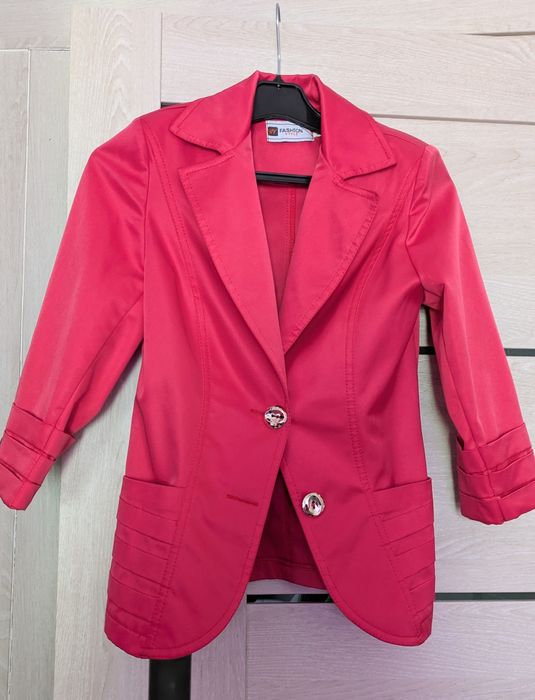 Жіночий жакет, піджак
