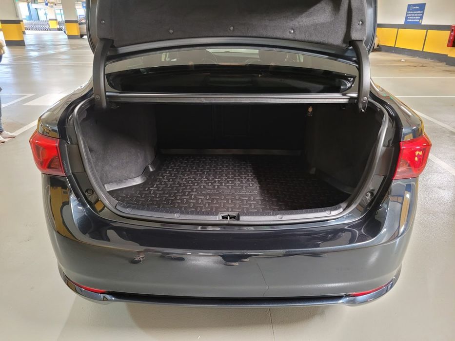 TOYOTA AVENSIS Nacional ano 2016