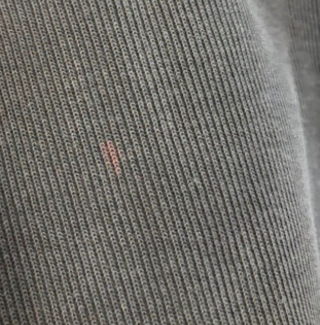 Granatowa bluza typu polo