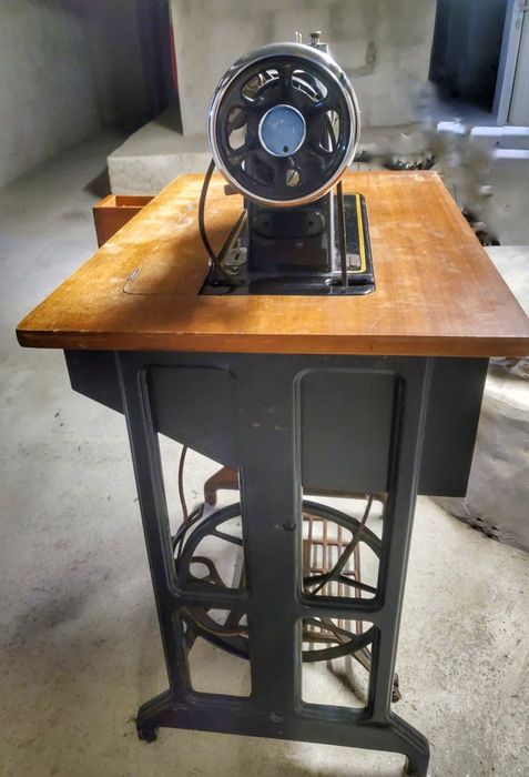 Máquina costura OLIVA