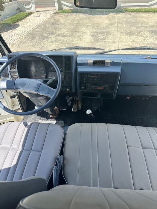 ISUZU NKR 55E/35 Cabine dupla 2.8 Diesel