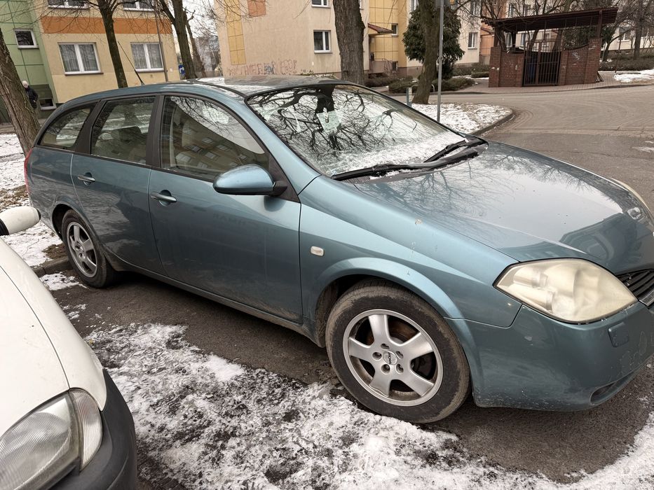 Nisan  primera.  2001