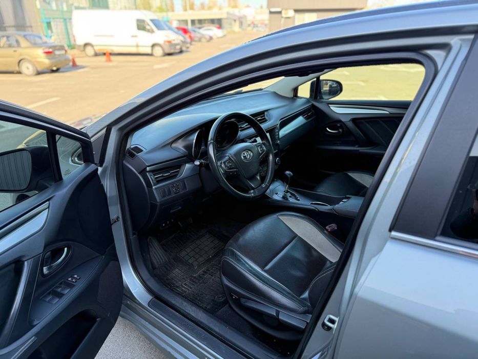 Toyota Avensis 2016