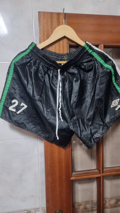 Calcoes   de jogo da umbro numero  27 anos 90