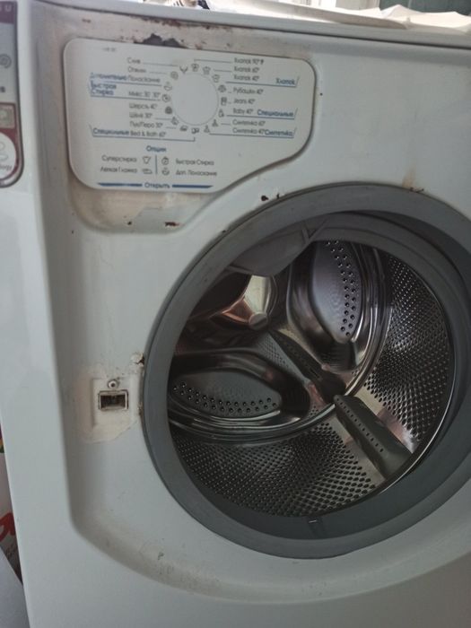 Пральна машинка Hotpoint Ariston на запчастини..