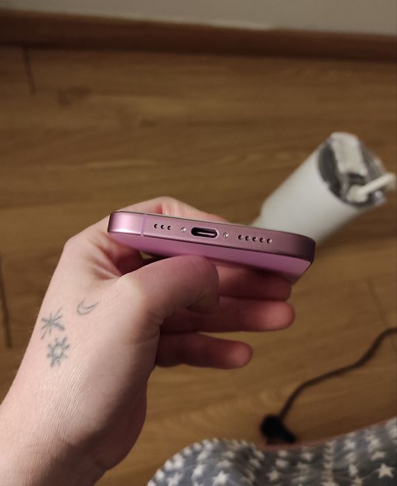 iPhone 16 128gb roxo