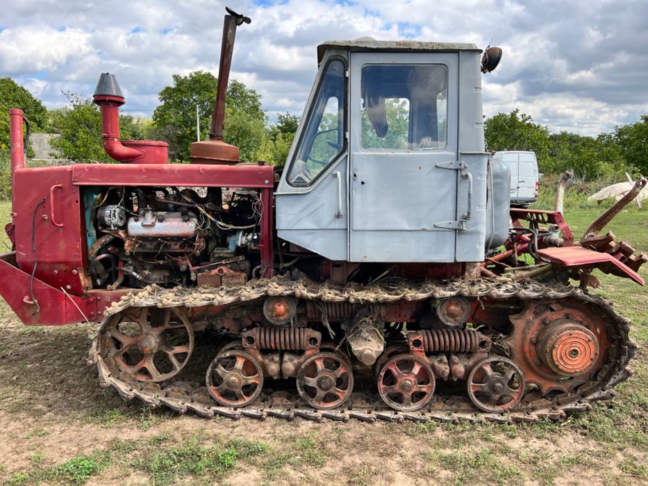 Трактор бульдозер т 150 гусеничный