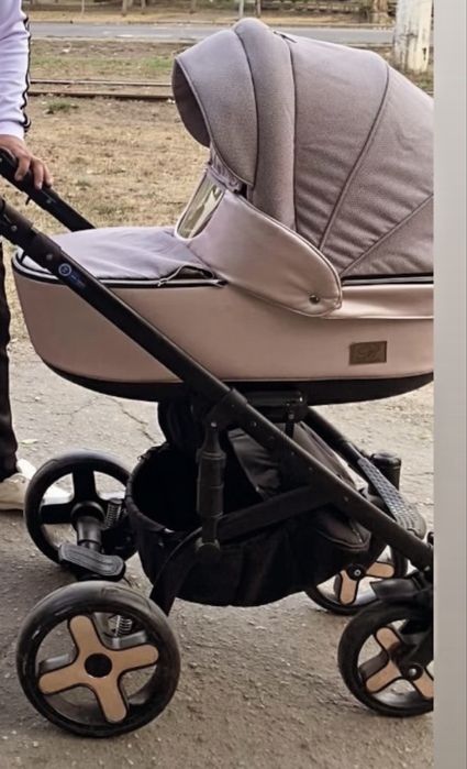 Продам детскую коляску 2 в 1