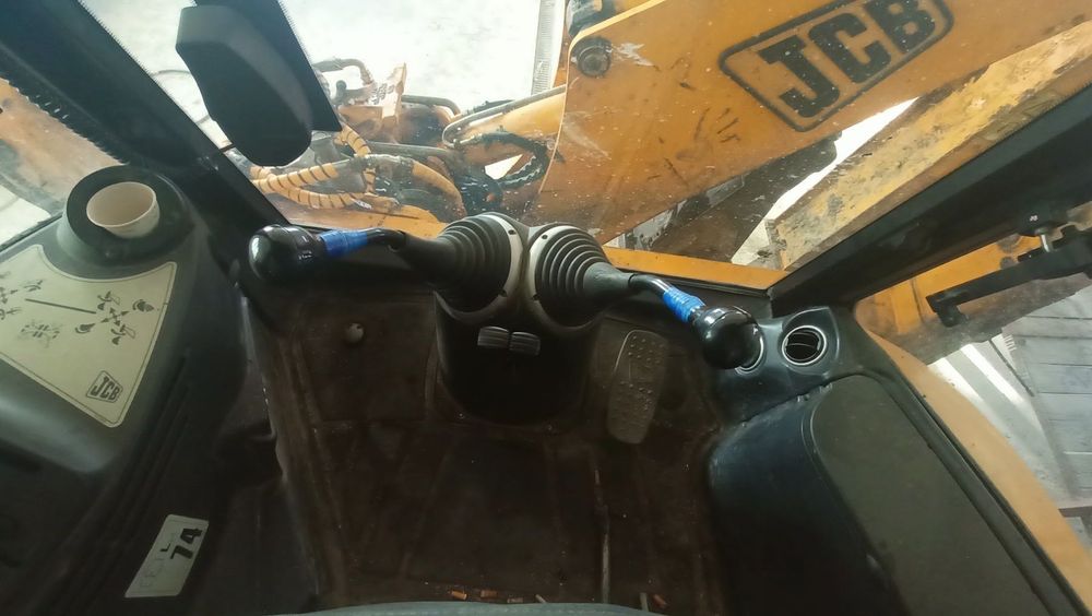 Продам экскаватор  JCB 3CX 2008 г.