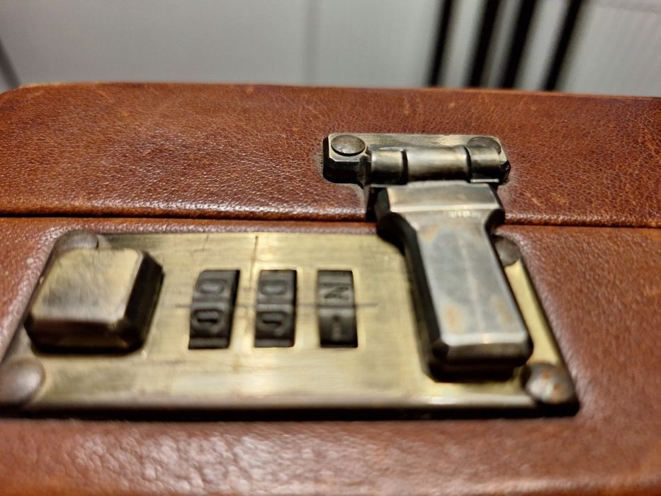 Walizka na dokumenty