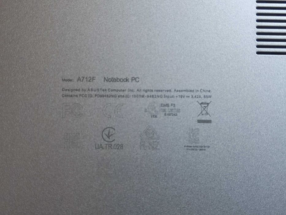 Ноутбук ASUS Vivobook 17.3" FHD, Intel Core i5-8265U, 12 gb RAM, MX110