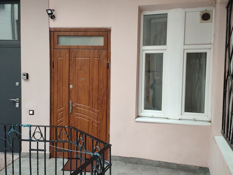 Квартира зі світлом   1-2-3-4 кім ( для студентів .відрядників  чеки