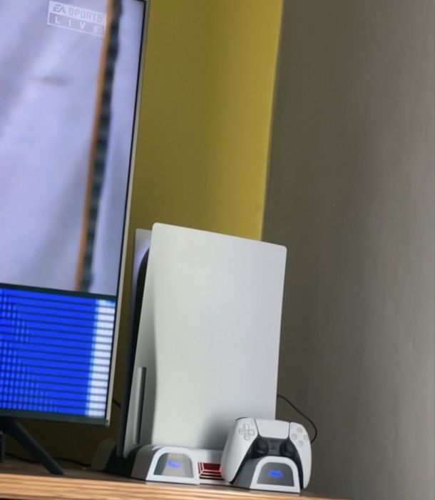 Konsola ps5 bardzo dobry stan