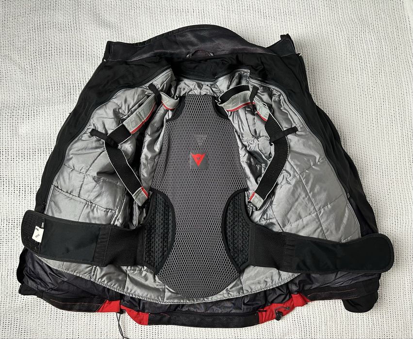 Мотокуртка-черепаха Dainese розмір 50 (M/L) стан нової,