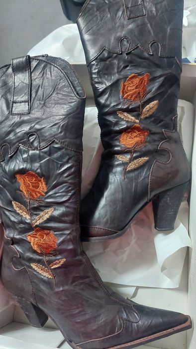 Botas em pele, bom estado