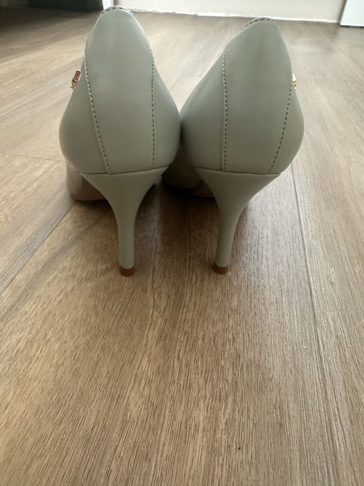 Szpilki miętowe Nine West 37