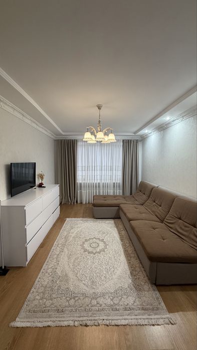 Сдам двухкомнатную проосторну квартиру с ремонтом на Клушина!!!