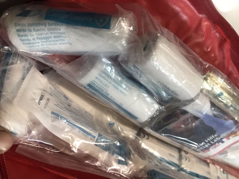 Аптечка автомобільна