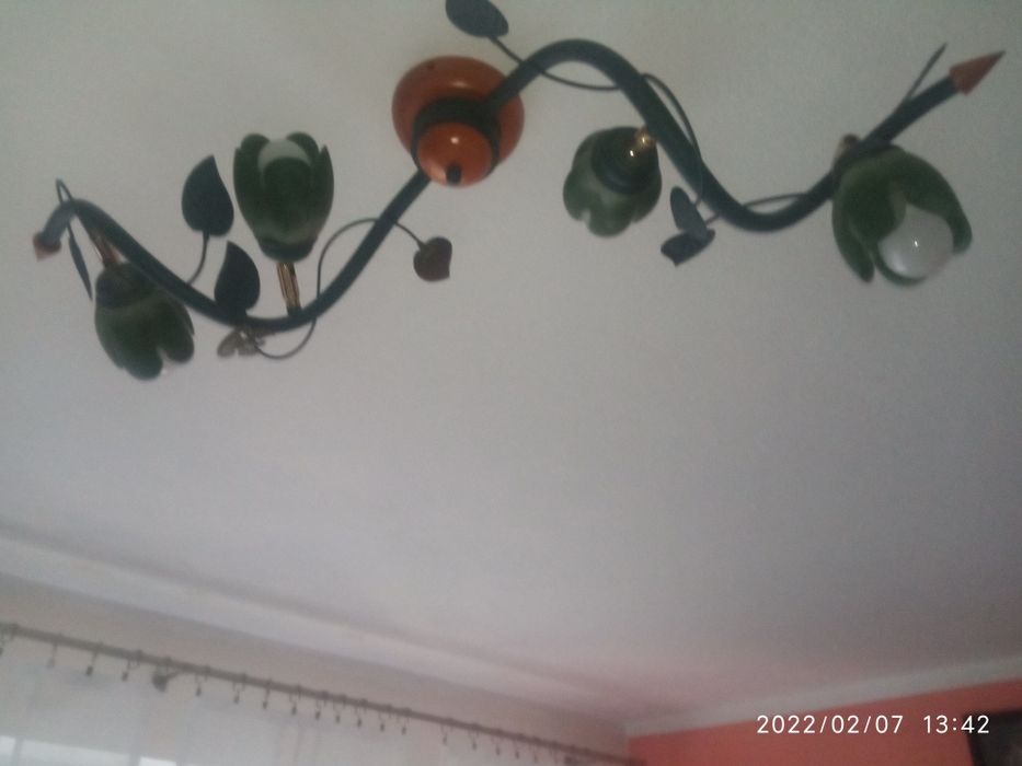 Żyrandol lampa cztery źródła światla