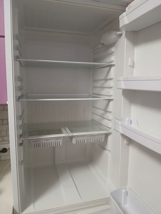 Продам холодильник Indesit