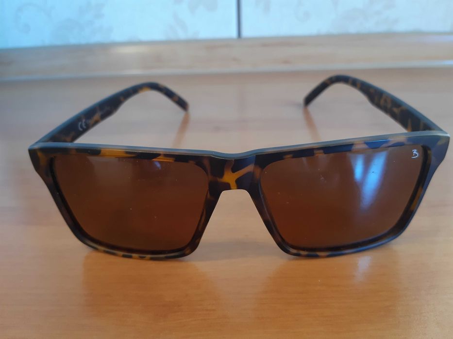 Brązowe okulary przeciwsłoneczne