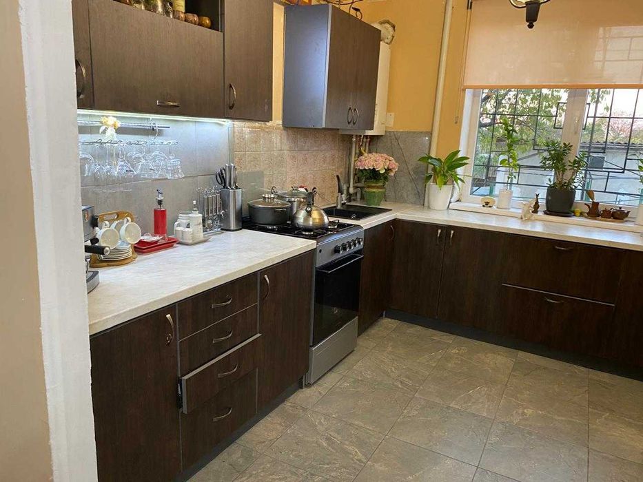 (13) Продам двоповерховий будинок, Великодолинське