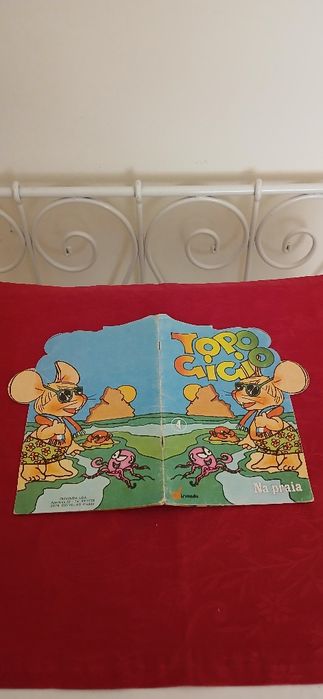 Topo Gigio na praia, antigo