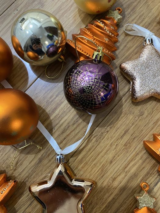 Kolorowe bombki na choinkę plastikowe ozdoby