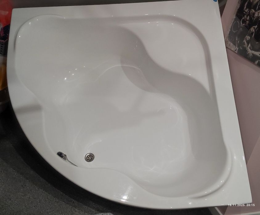 Wanna narożna 150x150