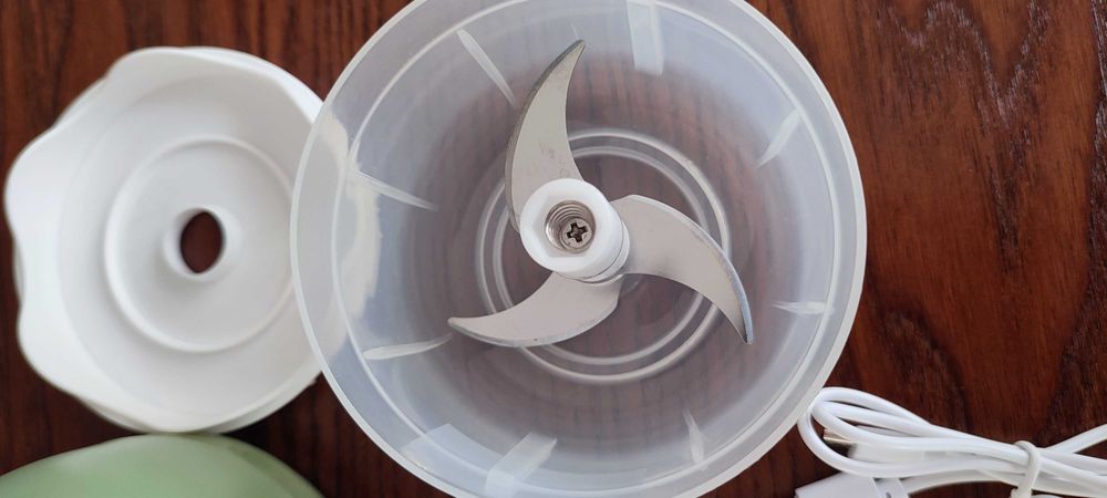 Bezprzewodowy rozdrabniacz do czosnku i warzyw