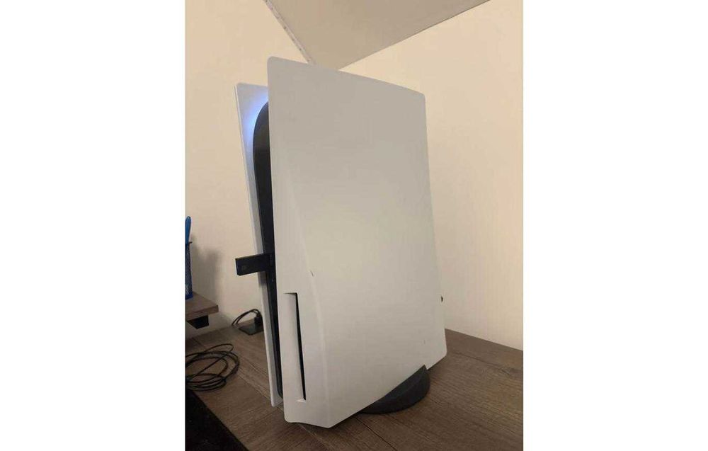 Sony PlayStation 5 Standard Edition Como Nova