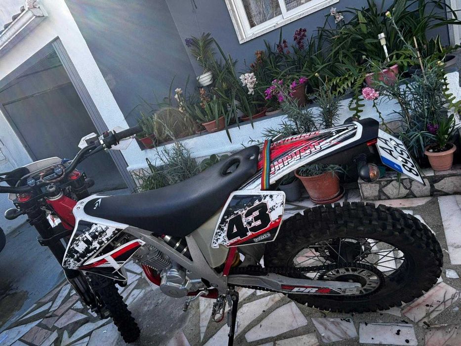 Ajp 125 pr4 (carta b)