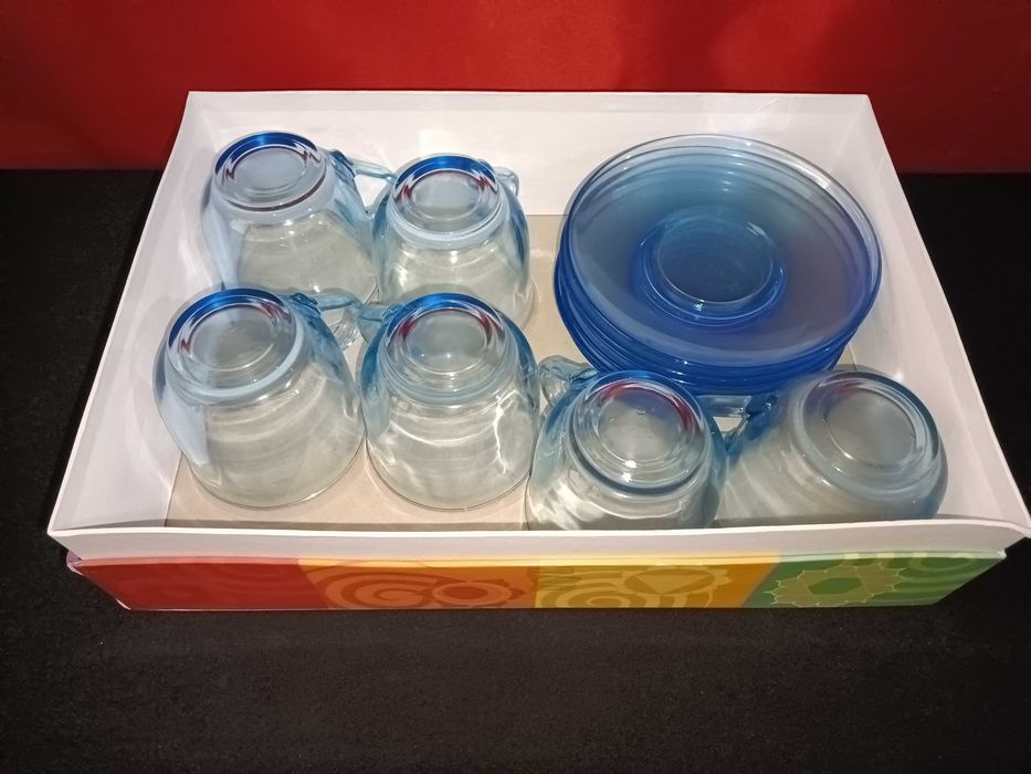 conjunto de porcelanas vidros canecas serviços