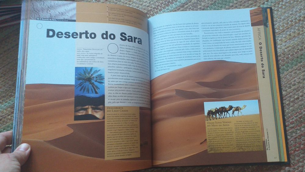 Livro sobre as 100 maravilhas do mundo