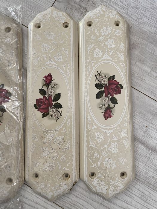 Ceramiczne nakładki na drzwi