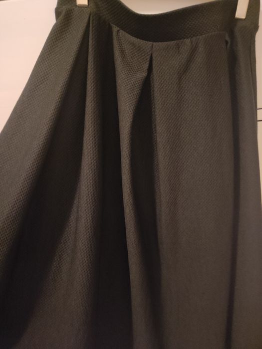 Czarna spódnica 36
