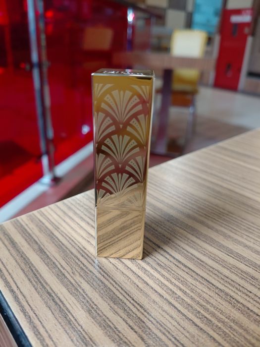 Помада  Estee Lauder. Оригинал.