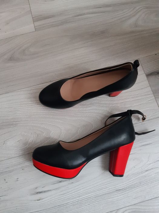 Sprzedqm Buty na obcasie