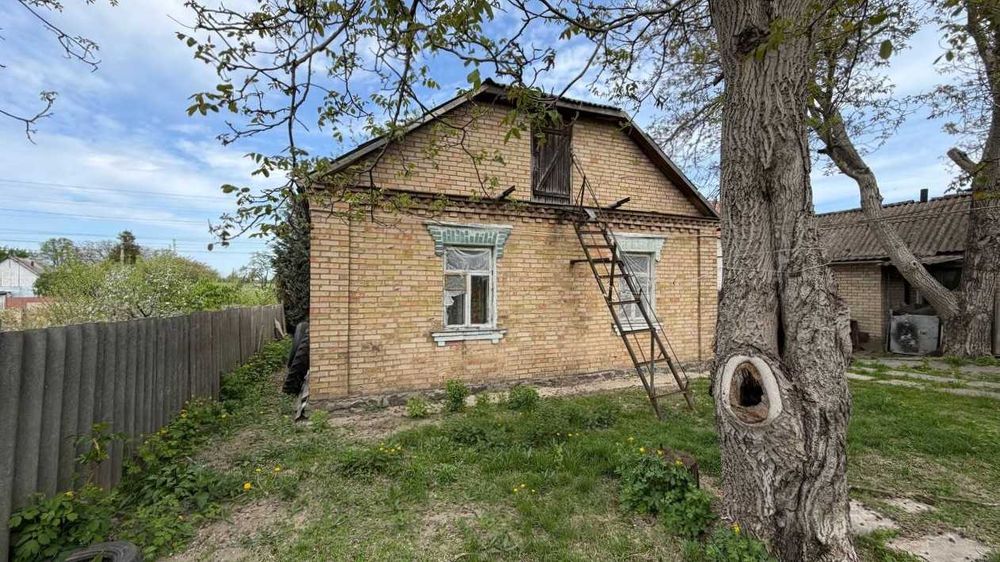 Продаж цегляного будинку 78м². 4 кімнати. 33 сотки. Центр. ID:813