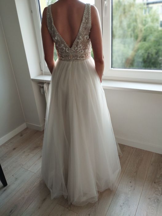 Piękna suknia ślubna księżniczka z gorsetem S/M kolor Ivory